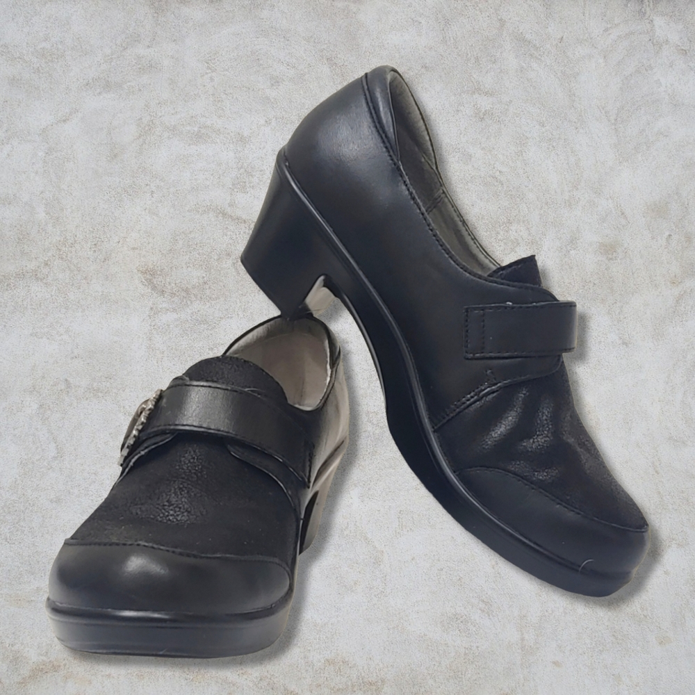 Alegria Holli Black Burnish Clogs Size 38/8